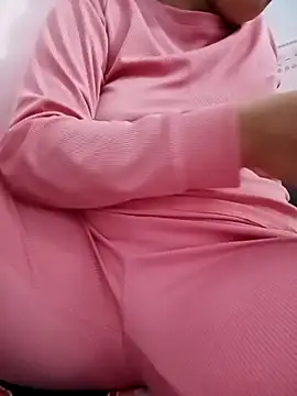 Snapshot of Yoo_j chatting on 10.17.25 Yoo j online show from 10.17.25