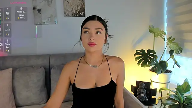 Estrer collins online show from 10.23.25