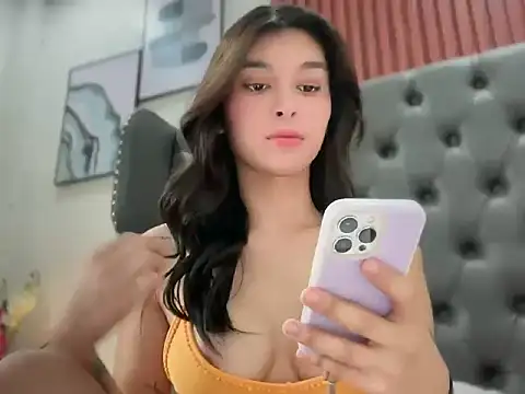 Snapshot of asiansmilexx chatting on 04.22.26 asiansmilexx online show from 04.22.26