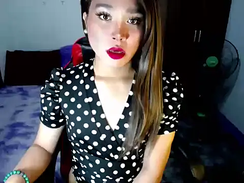 Urassiansweetcummer online show from 12.03.25