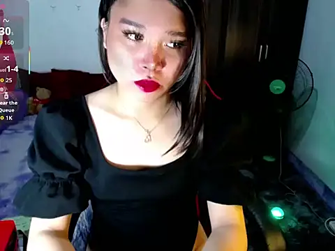 Snapshot of Urassiansweetcummer chatting on 07.14.26 Urassiansweetcummer online show from 07.14.26