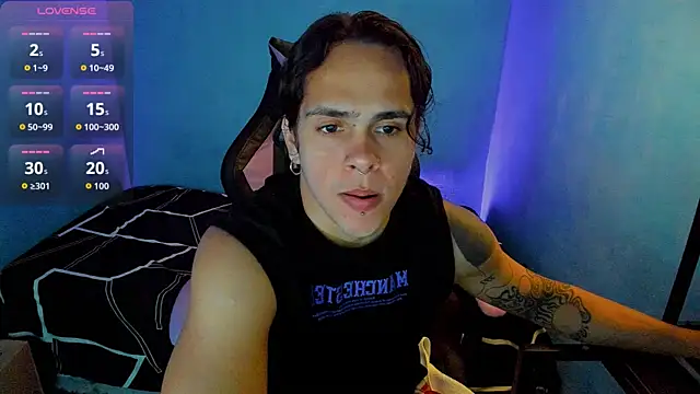 Snapshot of Maximiliano_scoott__ chatting on 10.07.25 Maximiliano scoott   online show from 10.07.25