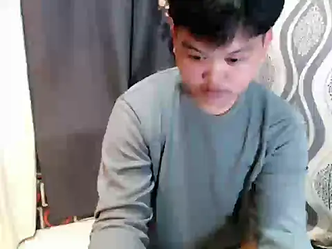 Snapshot of Reynelcock chatting on 04.26.26 Reynelcock online show from 04.26.26