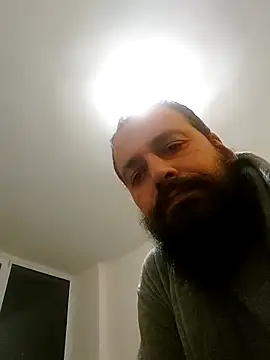 Snapshot of Negovotoo chatting on 10.04.25 Negovotoo online show from 10.04.25