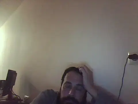 Snapshot of Negovotoo chatting on 10.15.25 Negovotoo online show from 10.15.25