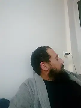 Snapshot of Negovotoo chatting on 10.17.25 Negovotoo online show from 10.17.25