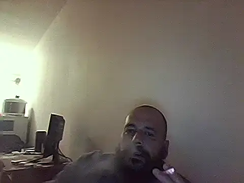 Snapshot of Negovotoo chatting on 10.23.25 Negovotoo online show from 10.23.25