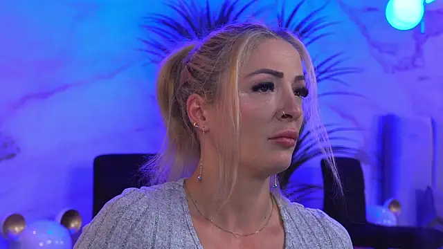 Izabellle02 online show from 04.10.26