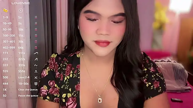 Snapshot of ursweet_sofia chatting on 06.21.26 ursweet sofia online show from 06.21.26