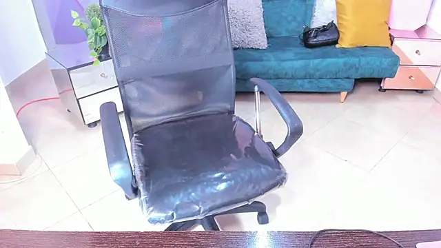 Dantzel  online show from 12.18.25