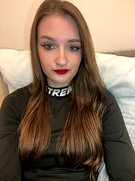 AdelinaEmber online show from 10.08.25