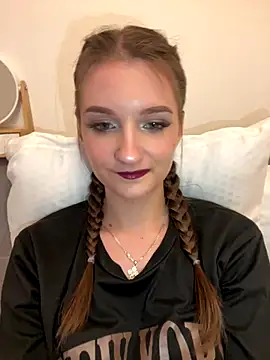 AdelinaEmber online show from 10.13.25