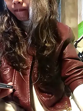 Snapshot of Venessa chatting on 03.17.26 Venessa online show from 03.17.26