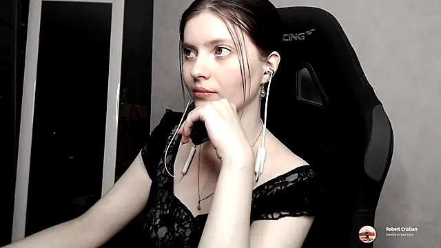 cute elfy  online show from 09.18.25