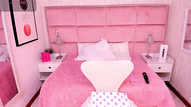 Janah Myers online show from 12.03.25