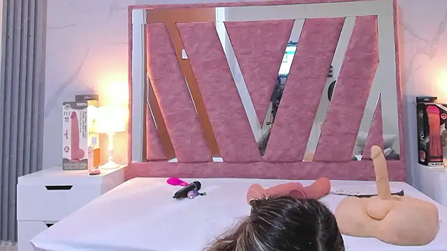 Wonderkloe  online show from 02.03.26