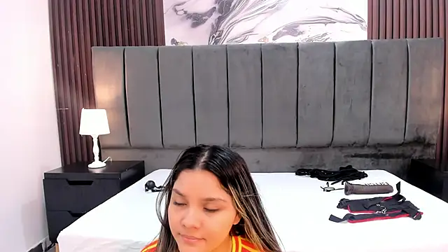 Snapshot of Wonderkloe_ chatting on 06.17.26 Wonderkloe online show from 06.17.26