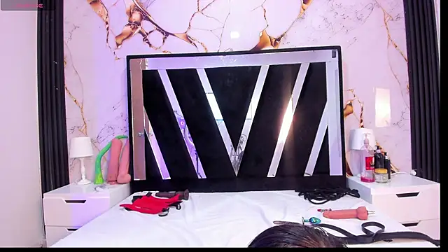 Snapshot of Wonderkloe_ chatting on 07.18.26 Wonderkloe online show from 07.18.26
