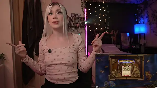 littlelune online show from 10.15.25