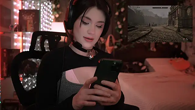 littlelune online show from 01.12.26