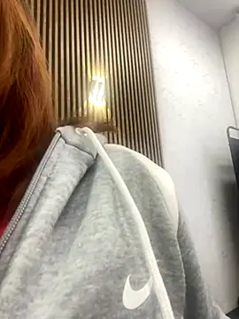 LorenBeiker- online show from 10.08.25