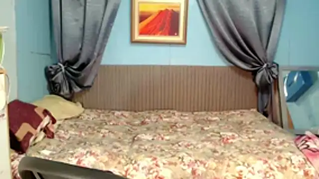 Snapshot of SelenaCinder chatting on 11.30.25 SelenaCinder online show from 11.30.25