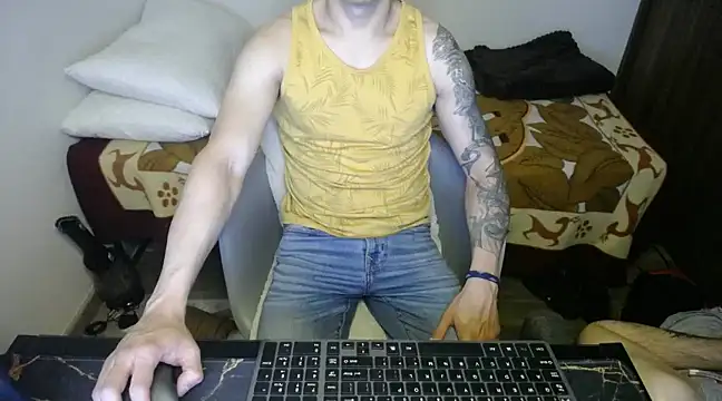 Snapshot of bossking017 chatting on 02.06.25 bossking017 online show from 02.06.25