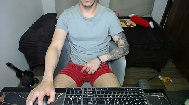 Snapshot of bossking017 chatting on 02.21.25 bossking017 online show from 02.21.25