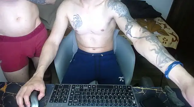 Snapshot of bossking017 chatting on 03.19.25 bossking017 online show from 03.19.25