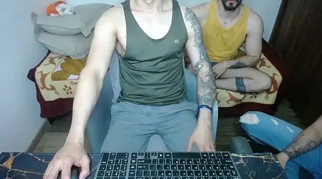 Snapshot of bossking017 chatting on 03.21.25 bossking017 online show from 03.21.25