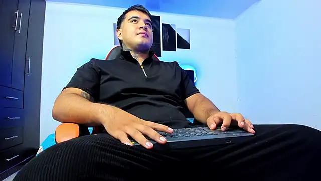 Snapshot of thiago__cp01 chatting on 02.25.26 thiago cp01 online show from 02.25.26