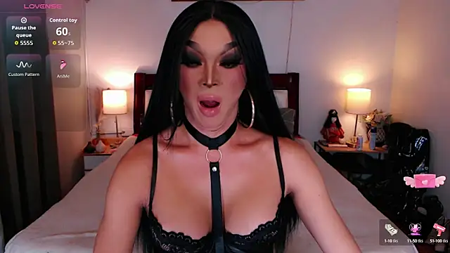 xQueenElektrax online show from 09.15.25