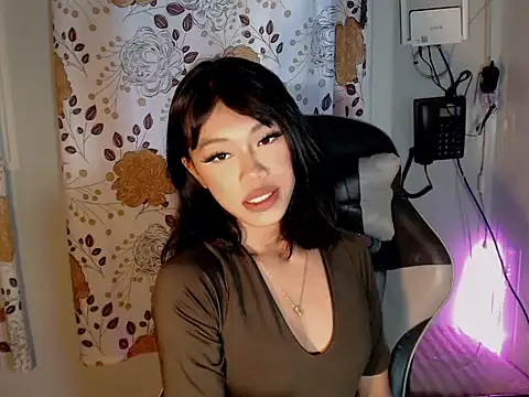 urcurlydiva online show from 04.10.26