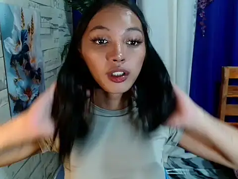 Snapshot of Simi_Ipit chatting on 06.22.26 Simi Ipit online show from 06.22.26