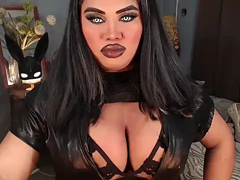 Snapshot of KitSmithCumerr chatting on 10.05.25 KitSmithCumerr online show from 10.05.25