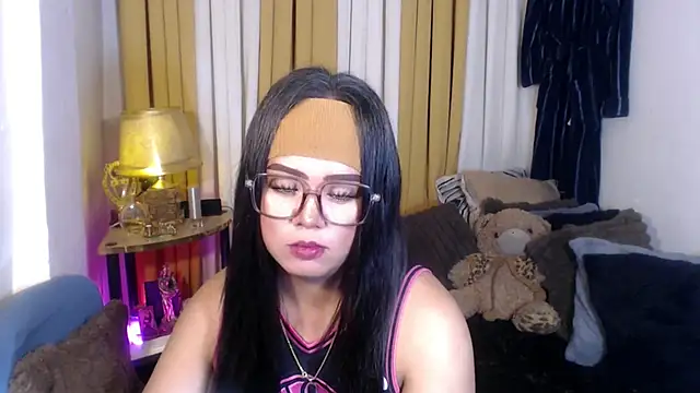 Snapshot of YourSweet-mich chatting on 05.24.26 YourSweet-mich online show from 05.24.26