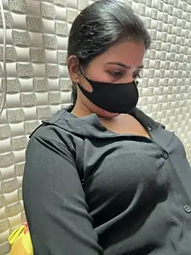 Snapshot of Hot_Jaanvi_ chatting on 04.13.26 Hot Jaanvi online show from 04.13.26