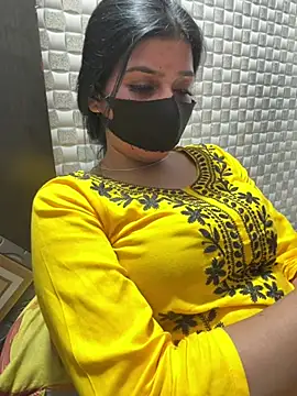 Snapshot of Hot_Jaanvi_ chatting on 04.14.26 Hot Jaanvi online show from 04.14.26