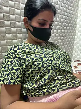 Snapshot of Hot_Jaanvi_ chatting on 04.15.26 Hot Jaanvi online show from 04.15.26