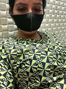 Snapshot of Hot_Jaanvi_ chatting on 04.15.26 Hot Jaanvi online show from 04.15.26