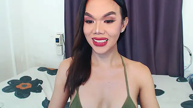 Snapshot of SeductiveCelina chatting on 09.24.25 SeductiveCelina online show from 09.24.25