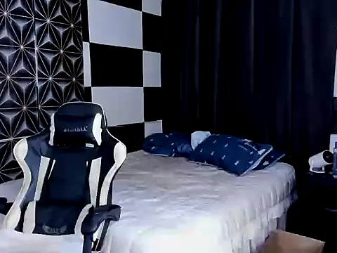 Snapshot of AsianHotBODYY chatting on 09.10.25 AsianHotBODYY online show from 09.10.25