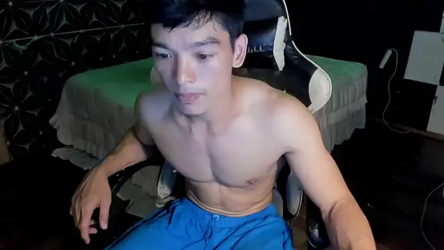 Snapshot of AsianHotBODYY chatting on 09.21.25 AsianHotBODYY online show from 09.21.25