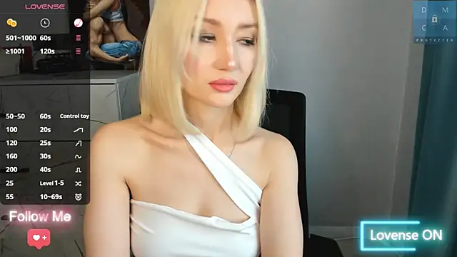 MinaDiamondd online show from 10.25.25