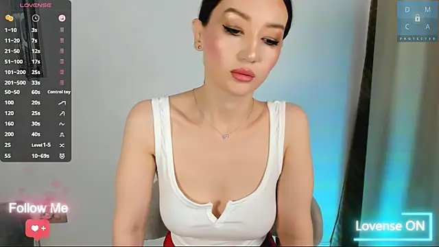 Snapshot of MinaDiamondd chatting on 05.28.26 MinaDiamondd online show from 05.28.26