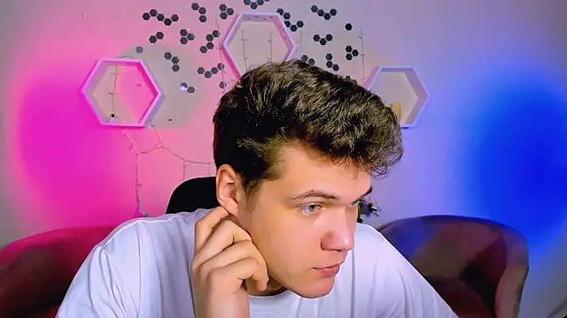 lucas long  online show from 11.11.25