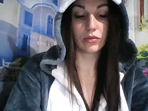 Snapshot of Qinini chatting on 02.28.26 Qinini online show from 02.28.26