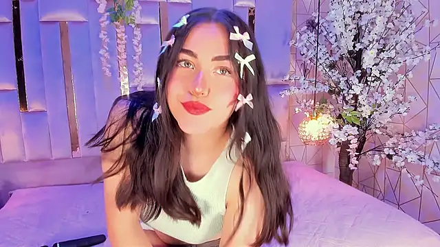 HannaCollins  online show from 10.02.25