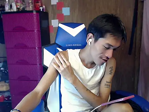 Snapshot of riks_tyler chatting on 07.18.26 riks tyler online show from 07.18.26