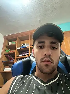 Snapshot of aavrdvh33 chatting on 09.27.25 aavrdvh33 online show from 09.27.25